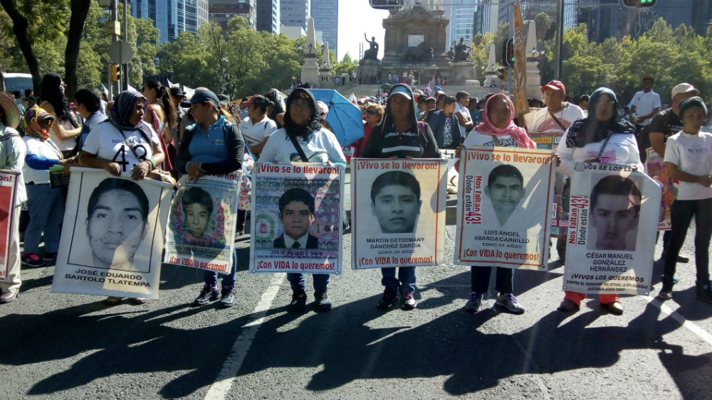 Marchan a 44 meses de la desaparición de los 43 normalistas de Ayotzinapa - marcha-ayotzinapa-44-meses2