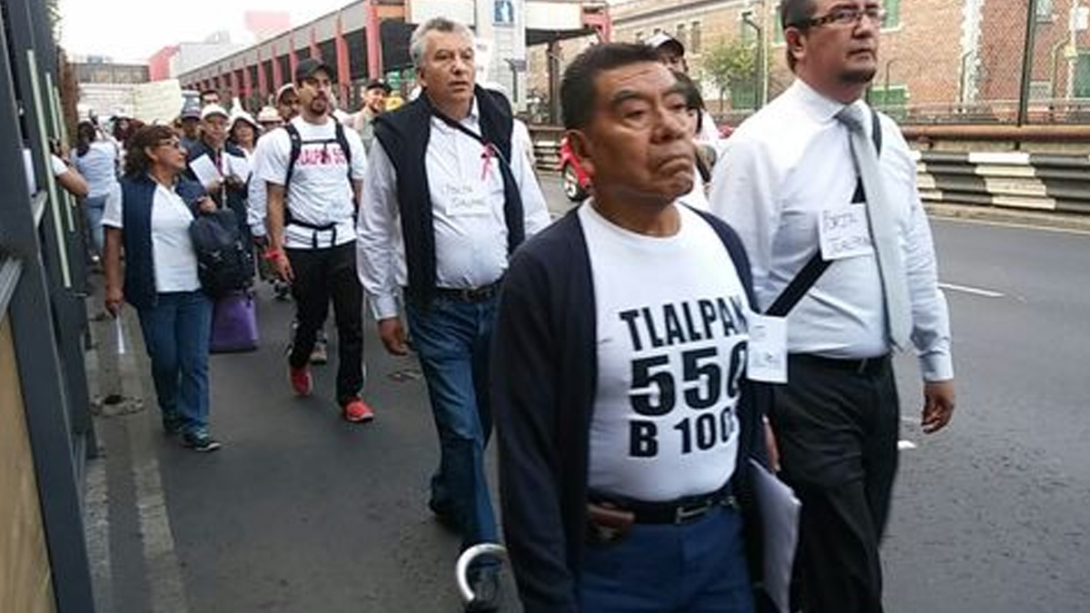 Afectados del multifamiliar de Tlalpan marchan hacia Paseo de la Reforma