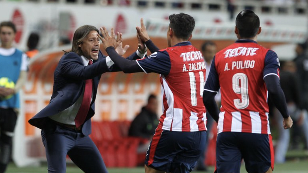 Almeyda se reúne con plantilla de Chivas para despedirse - matias-almeyda