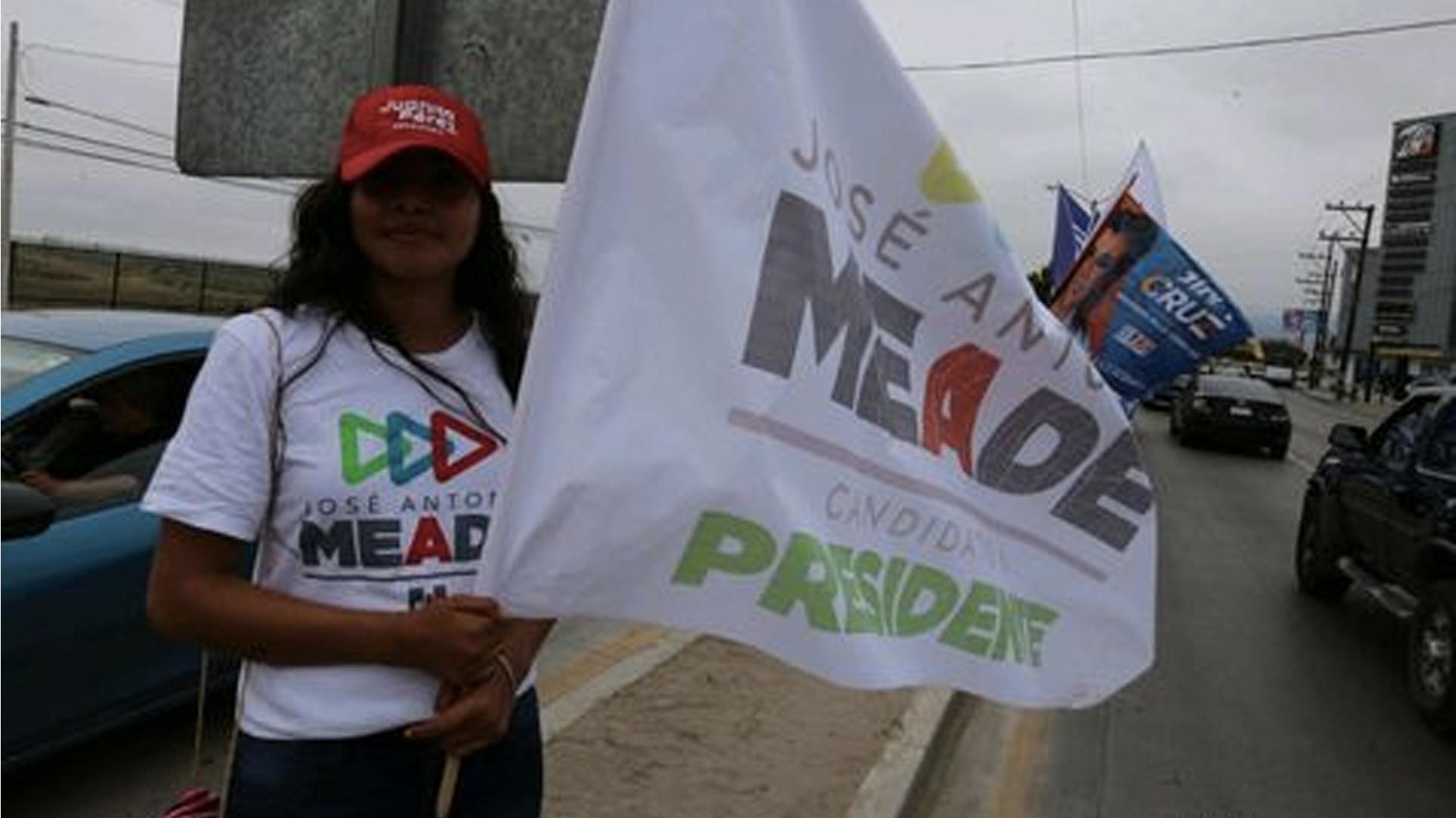 Así lucen las inmediaciones de la UABJ previo al debate - meade-3