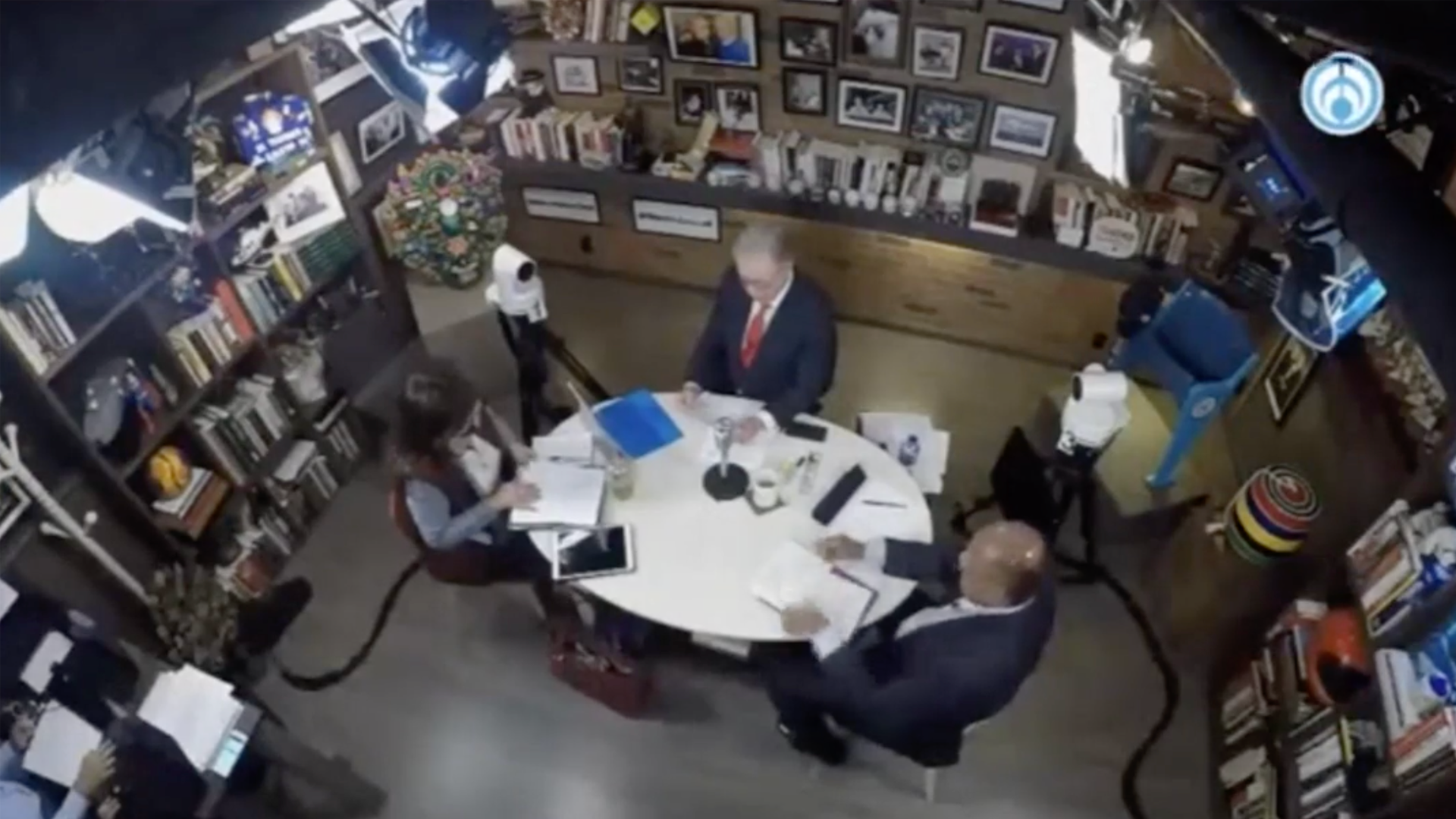 La mesa con los presidentes de Morena y PRI