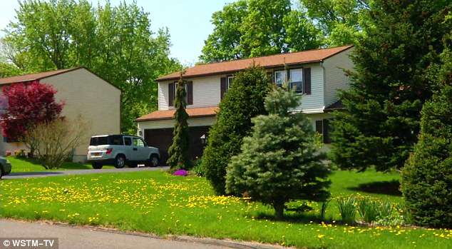 Juez ordena a que hombre se mude de la casa de sus padres - michael-rotondo-1