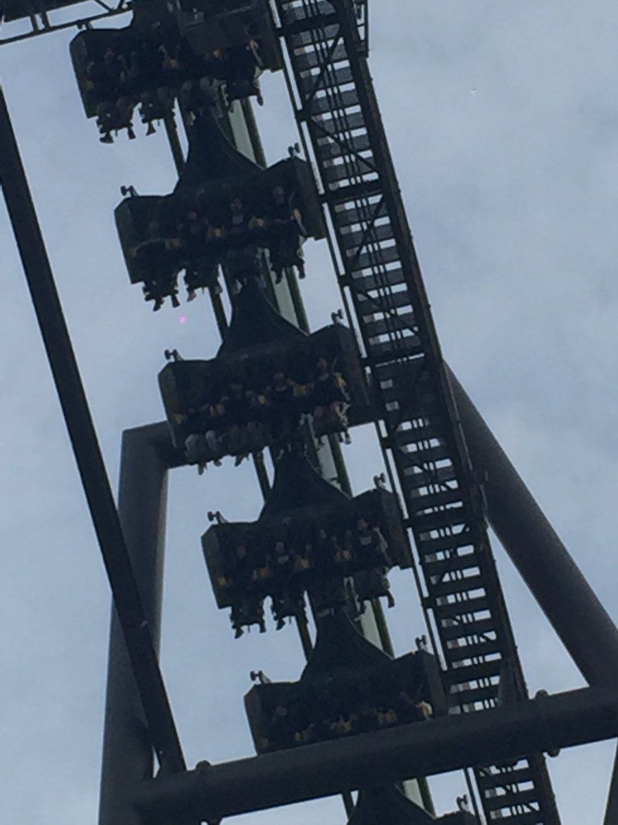 Montaña rusa deja 64 pasajeros suspendidos en el aire - montana-rusa-jpaon