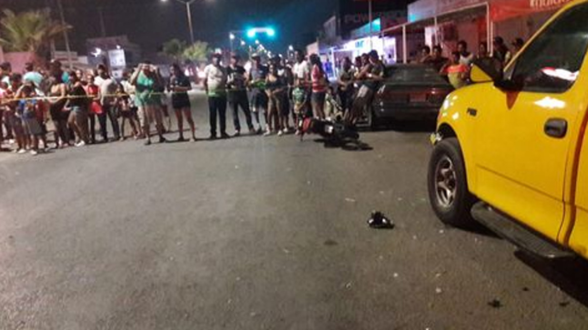 Motociclista ebrio arrolla a multitud en Torreón