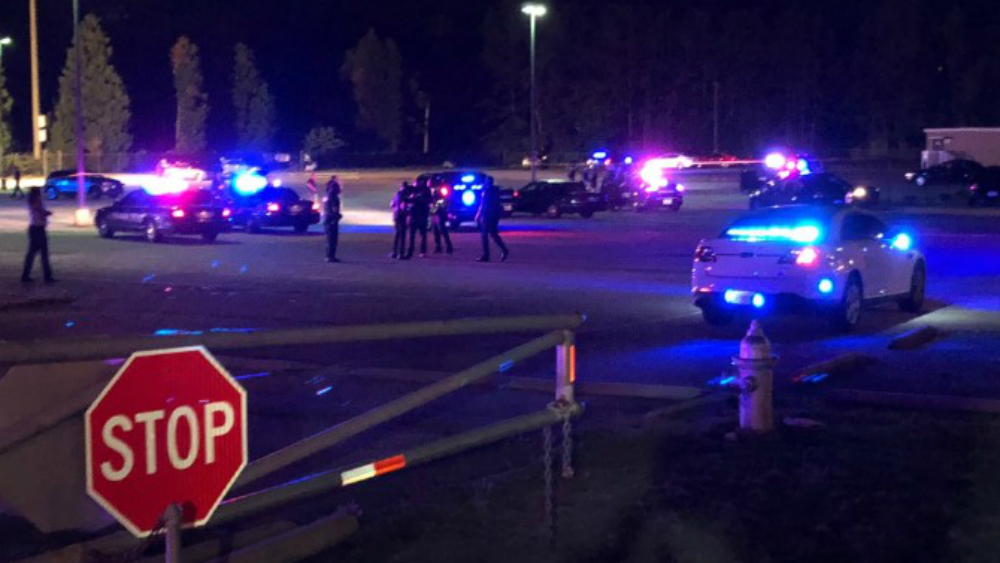 Tiroteo después de graduación en EE.UU. deja al menos un muerto