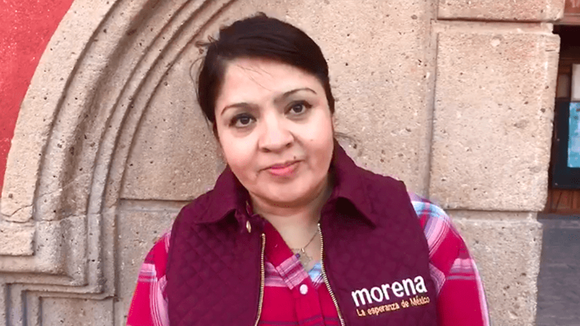 Candidata de Morena reta a Meade a demostrar señalamientos en su contra