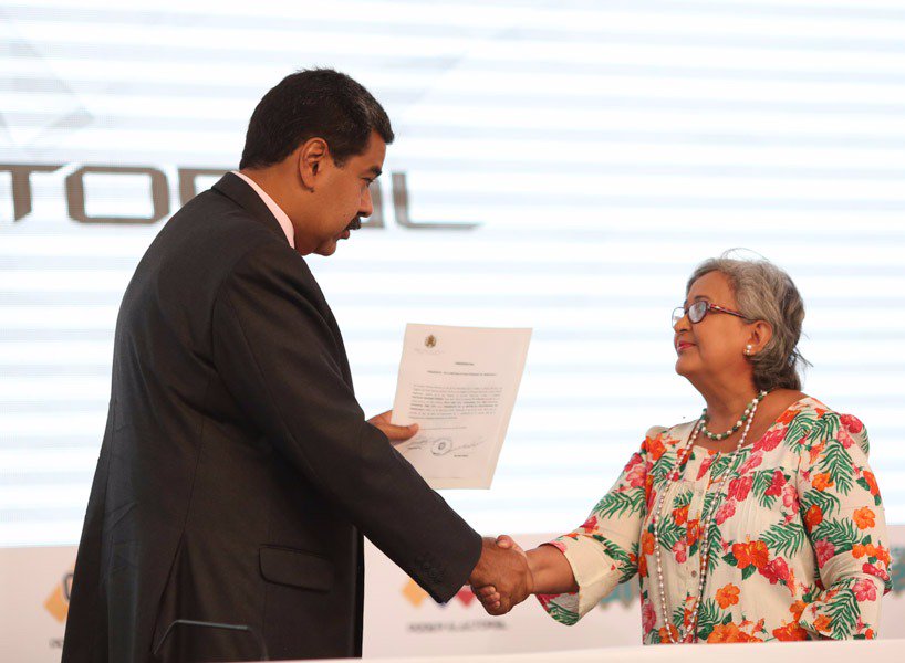 Proclaman a Maduro como próximo presidente de Venezuela - nicolas-maduro-elecciones-constancia