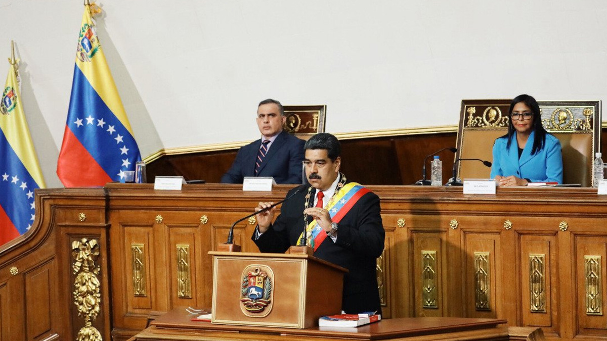 Maduro rinde protesta como presidente de Venezuela