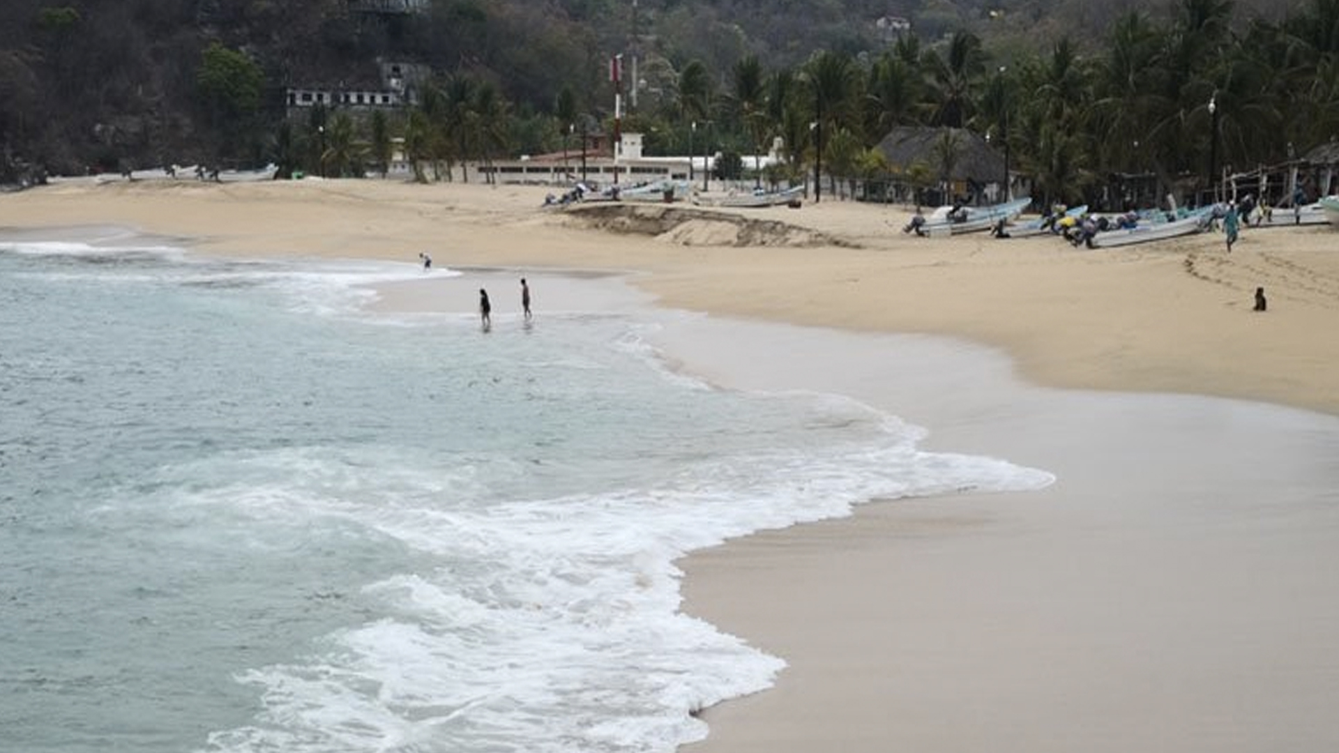 Emiten alerta por mar de fondo en Oaxaca