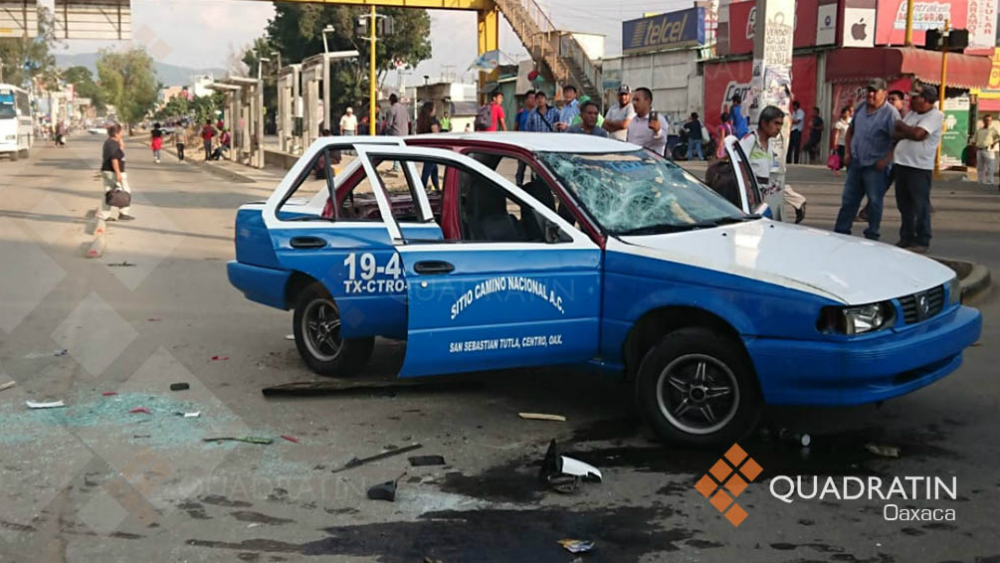 Agreden a fotoperiodista en Oaxaca durante enfrentamiento entre transportistas