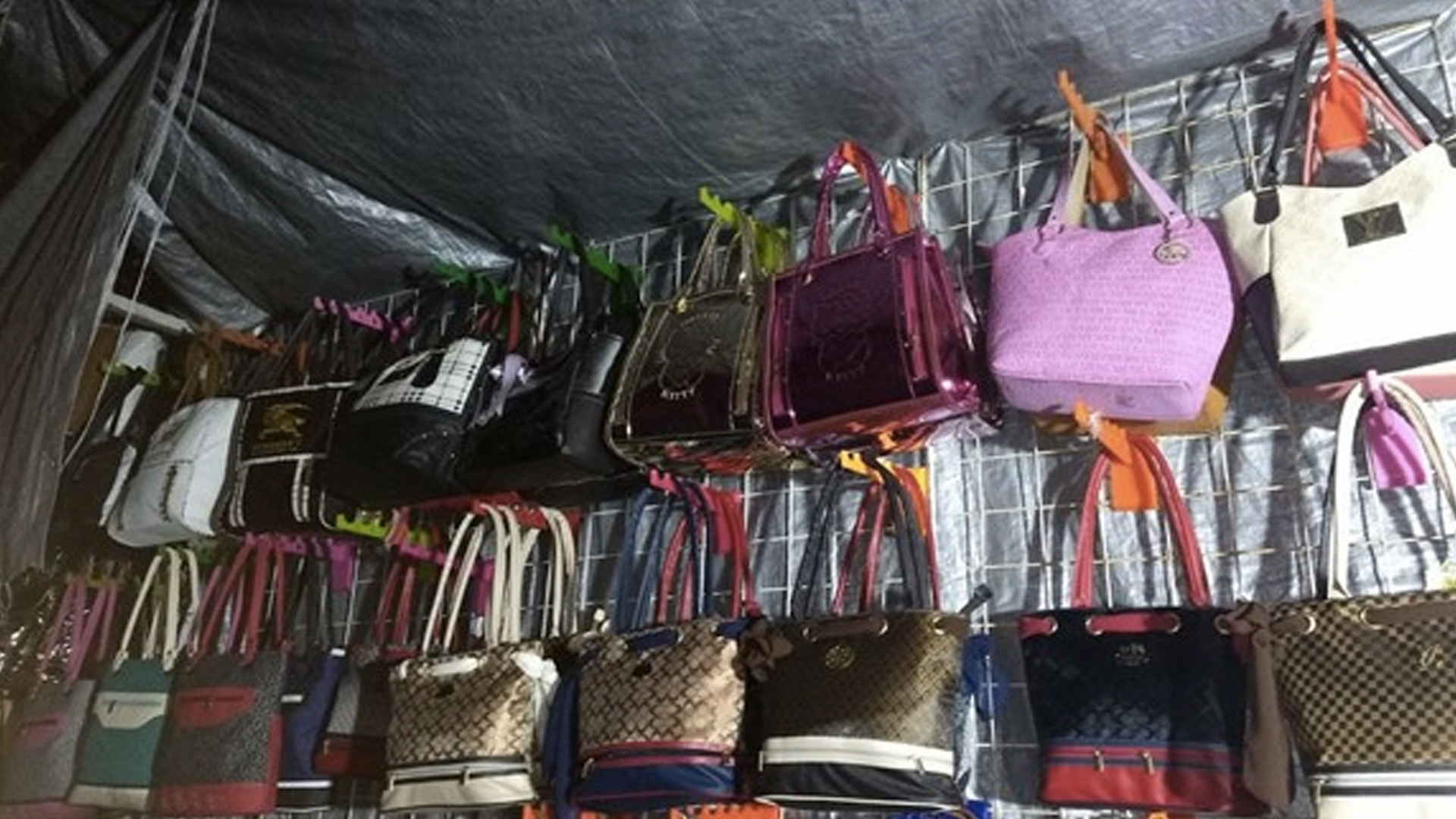 PGR asegura objetos pirata en la Ciudad de México