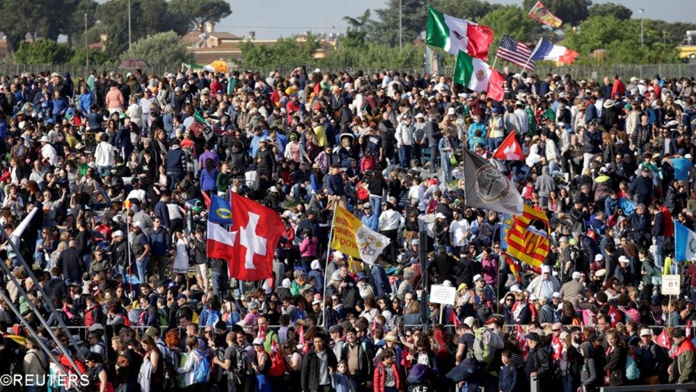 Viajan a Roma más de dos mil mexicanos para encuentro con el papa - papa-roma1