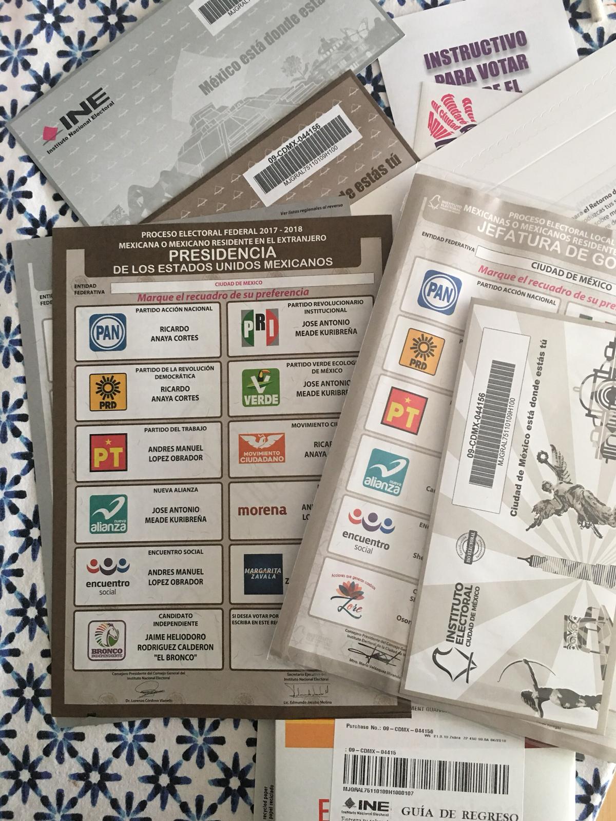 Mexicanos en el extranjero comienzan a recibir paquetes para votar - paquete-ine-extranjero-4