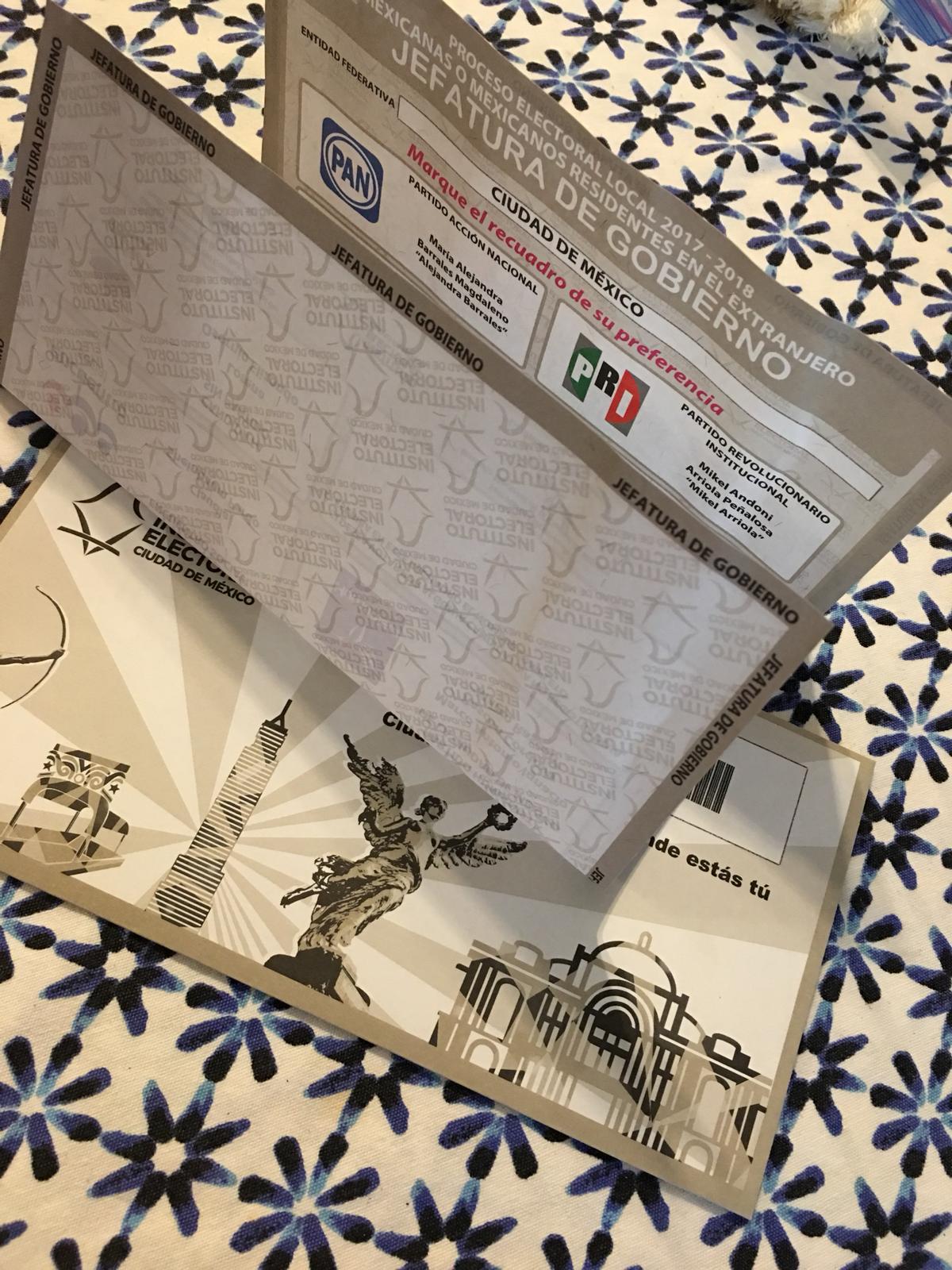 Mexicanos en el extranjero comienzan a recibir paquetes para votar - paquete-ine-extranjero