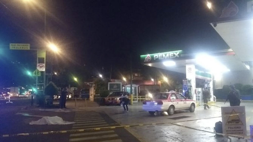 Pasajera apuñala a conductor de taxi