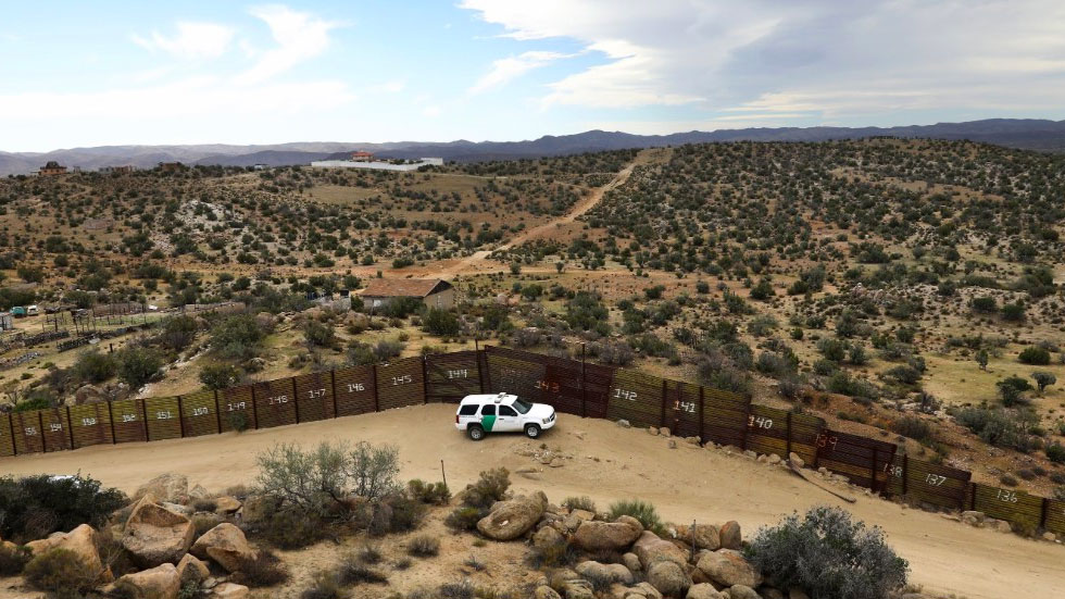 Fotografías muestran escape de joven en frontera sur de EE.UU.