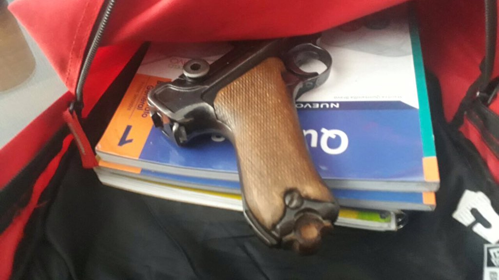 Detienen a estudiante del CENHIES que portaba pistola - pistola-pachuca-menor-cenhies
