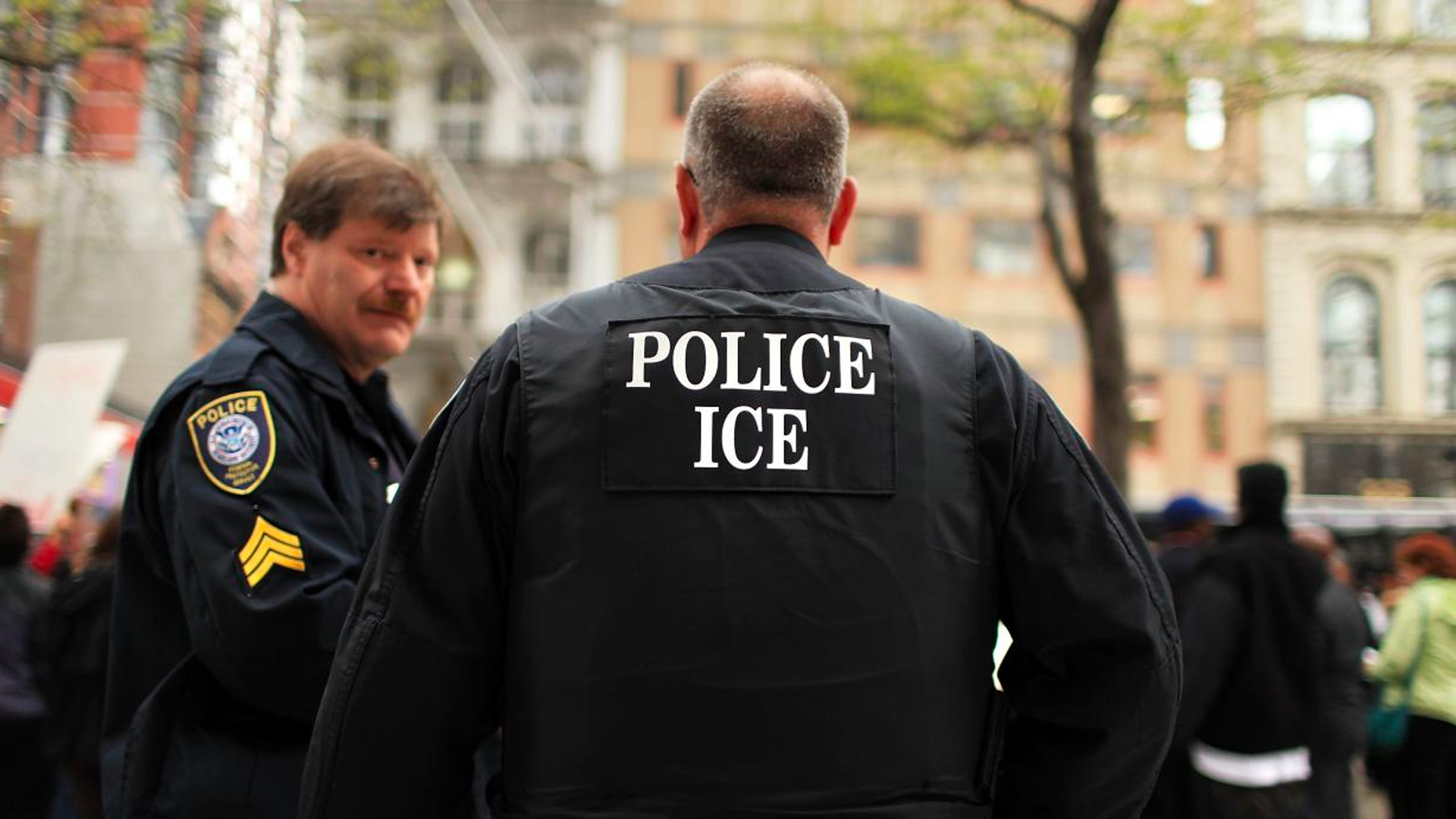 Endurece ICE revisión a status migratorio de trabajadores en EE.UU. - police-ice