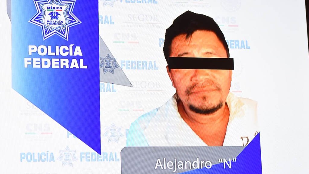 Detienen a expolicía municipal implicado en caso Iguala