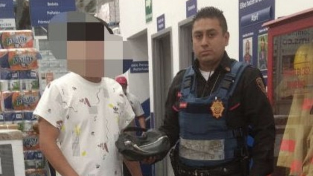 Policía de la CDMX encuentra 110 mil pesos y los devuelve a su dueño