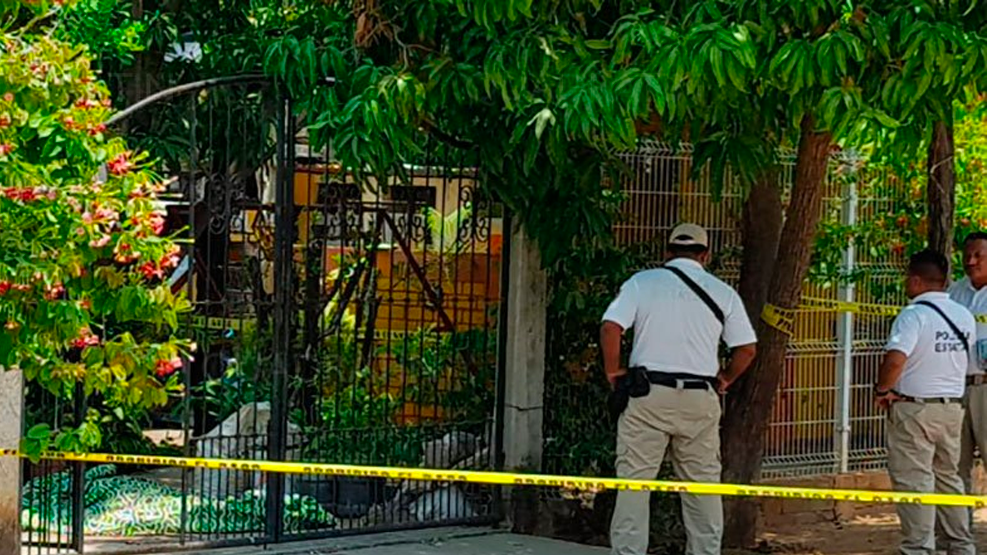 Asesinan a tiros a mujer en Puerto Escondido