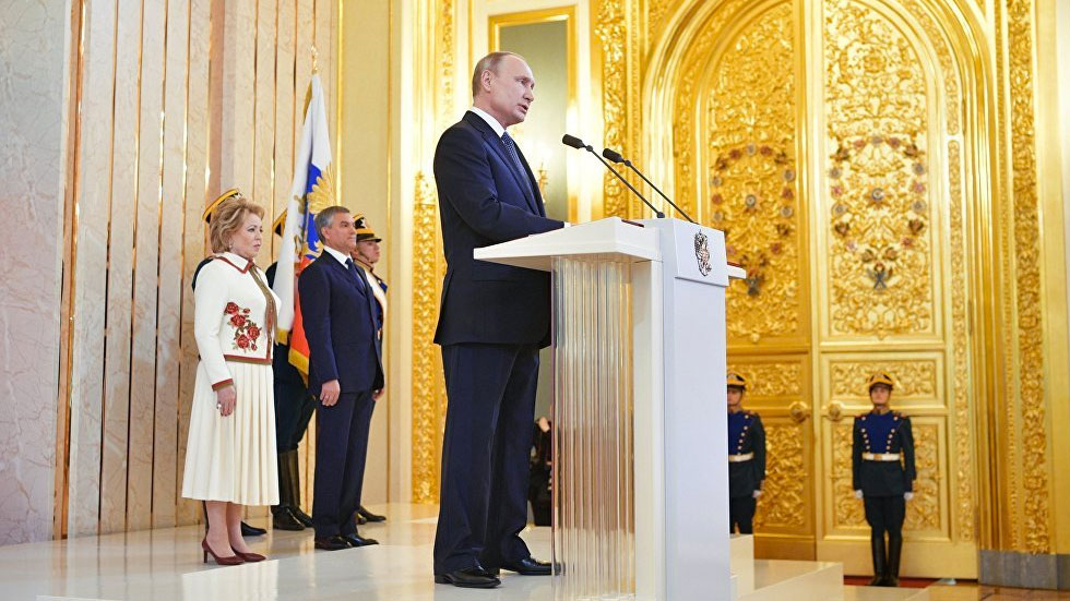 Invisten como presidente de Rusia a Vladimir Putin