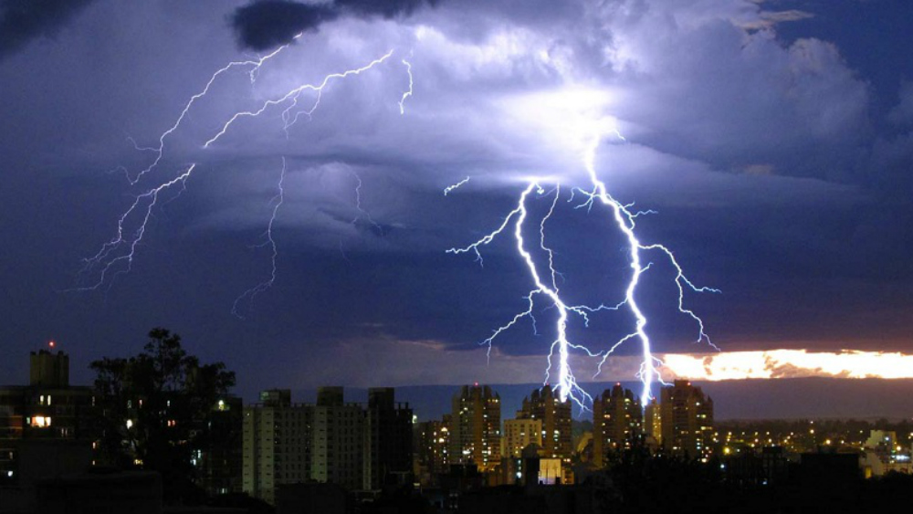 Rayo mata a campesina hispana en granja de Florida