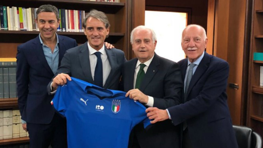 Italia presenta a Mancini como su nuevo entrenador