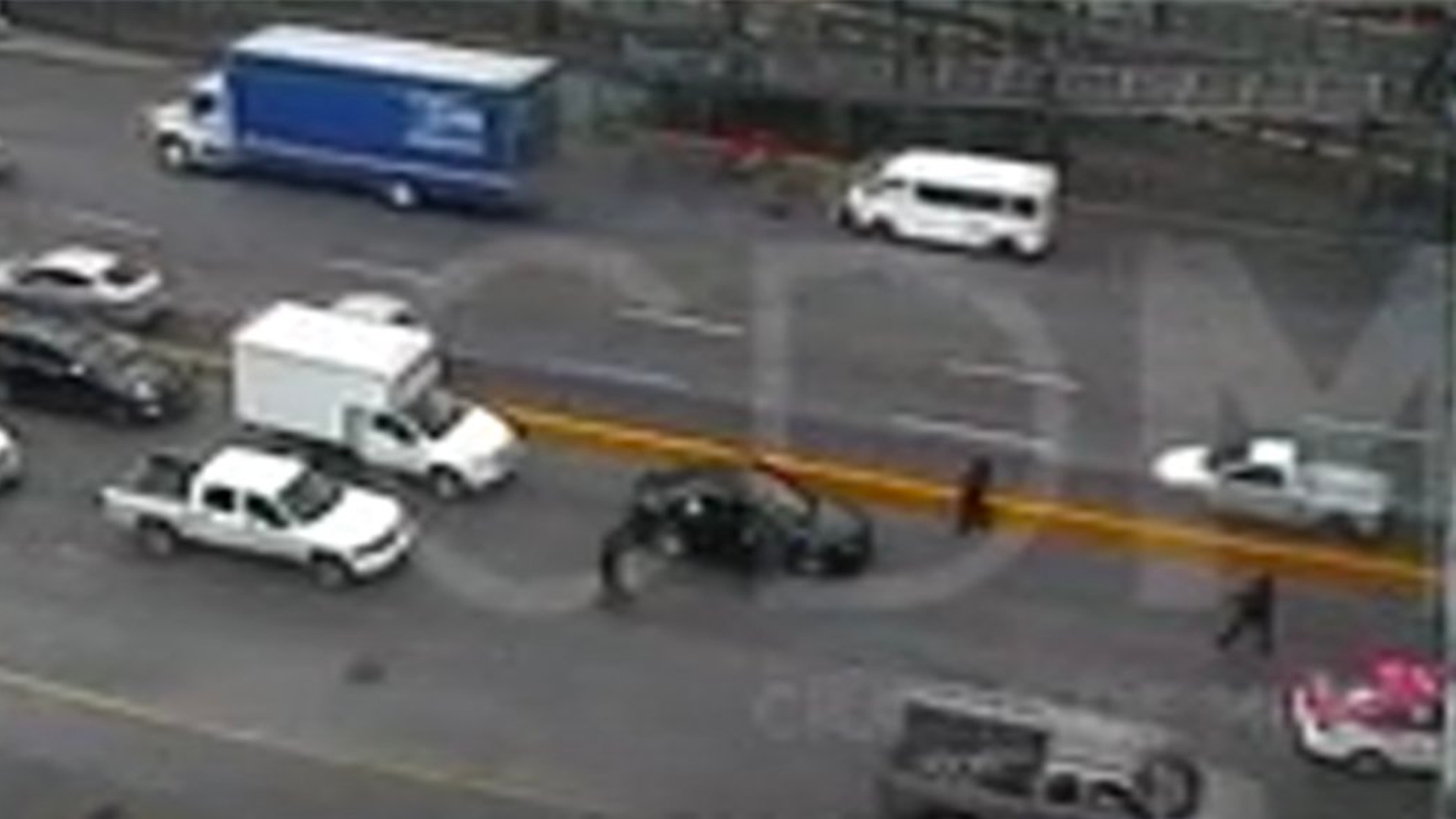 #Video Detienen a cuatro luego de robar 100 mil pesos a cuentahabiente