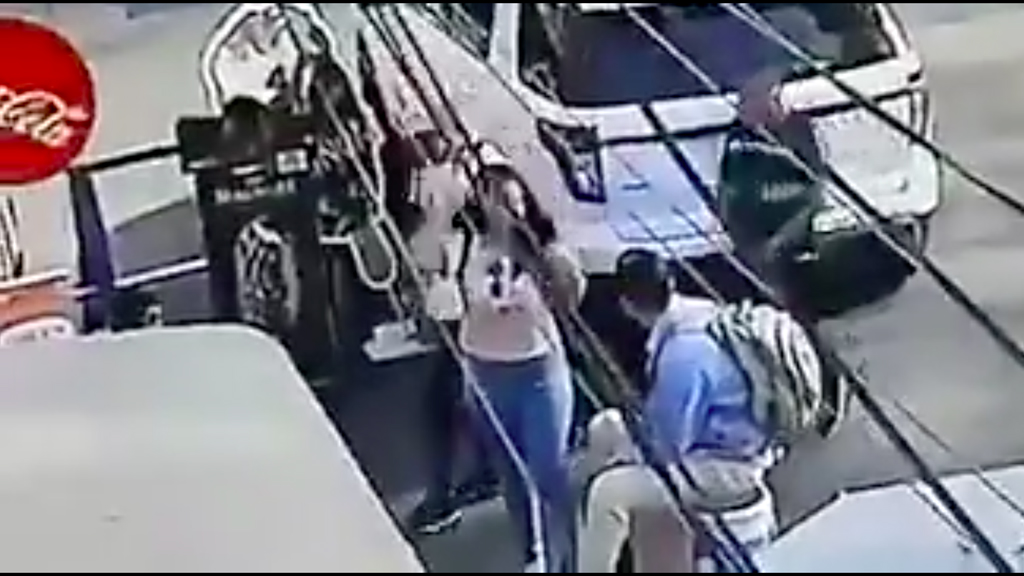 #Video Asaltan a estudiantes afuera de UPIICSA