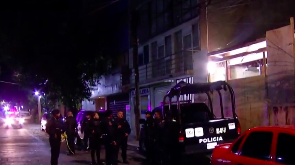 Ladrón cae a cisterna durante robo a construcción en Benito Juárez - robo-cfe-camionetas-miguel-hidalgo