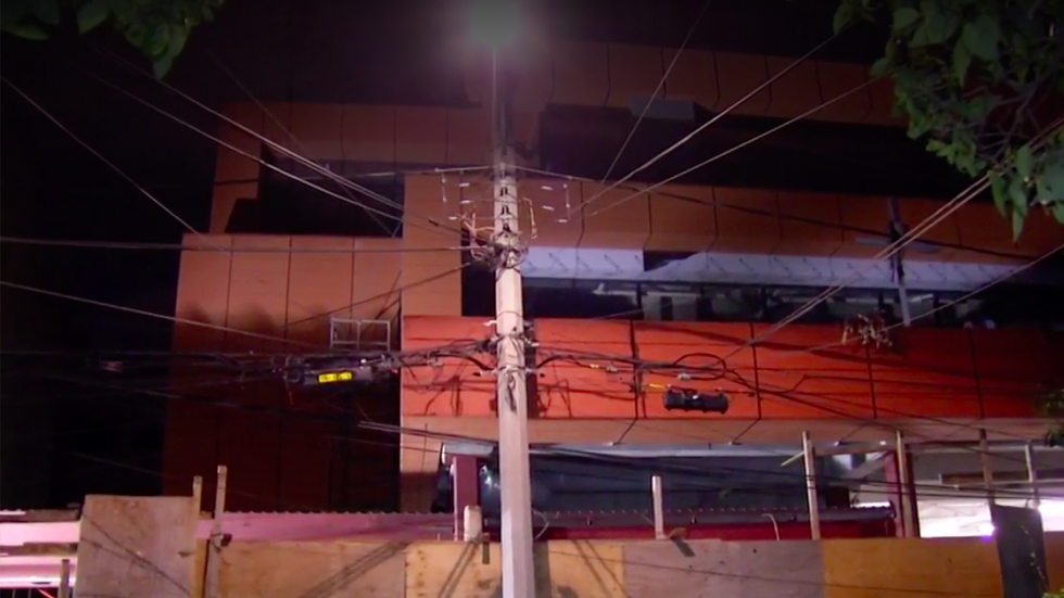 Ladrón cae a cisterna durante robo a construcción en Benito Juárez