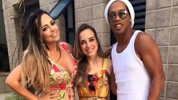 Desmiente Ronaldinho matrimonio con dos mujeres - ronaldinho-y-sus-novias-1