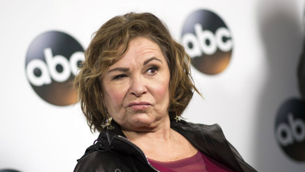 Cancelan programa ‘Roseanne’ tras tuit racista de protagonista