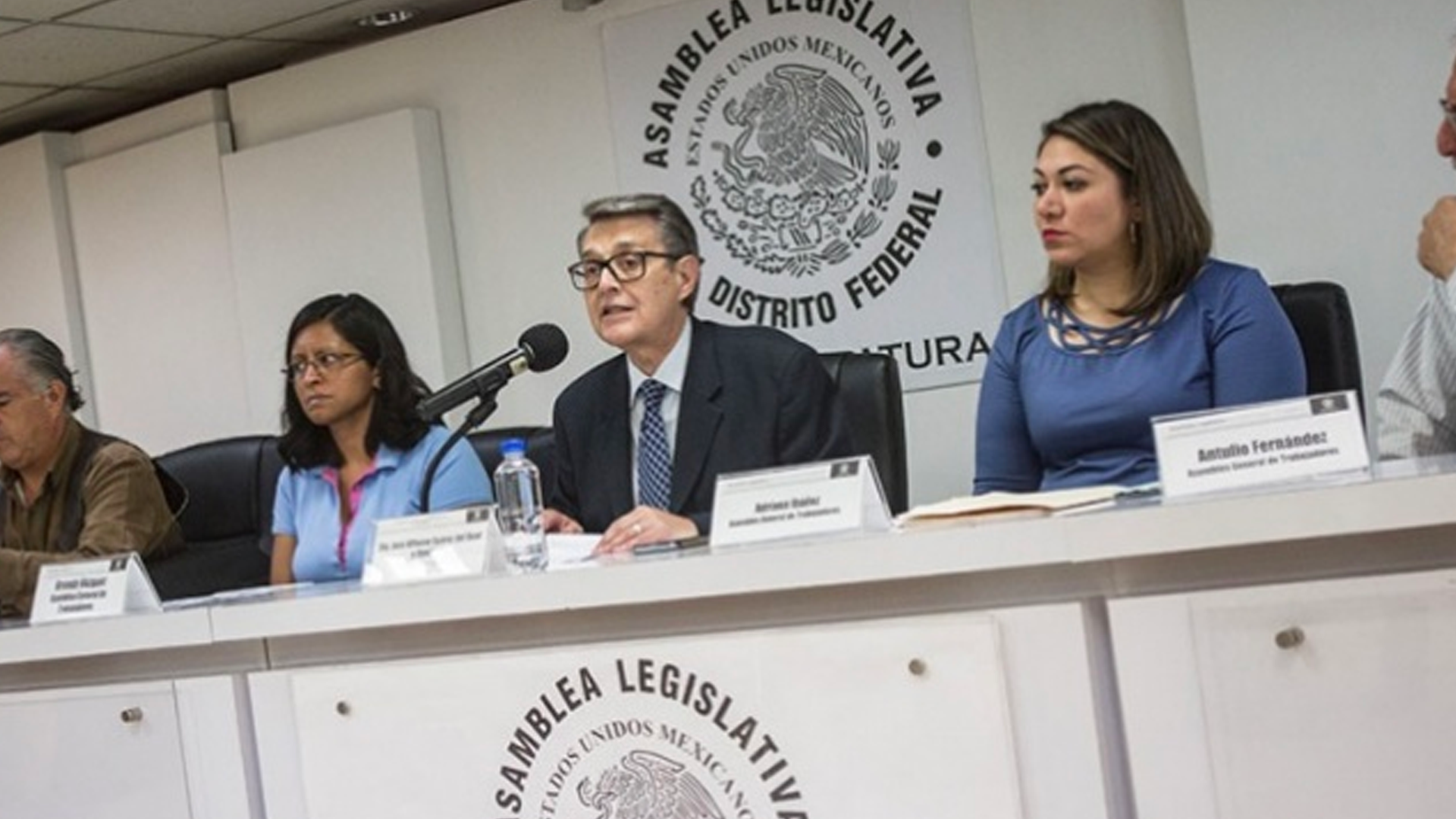 Empleados de la Secretaría del Trabajo capitalina inician huelga de hambre