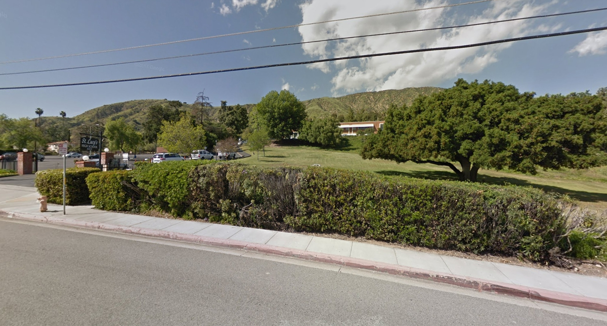 Detienen a mujer por enviar cartas amenazantes a escuela en Los Ángeles