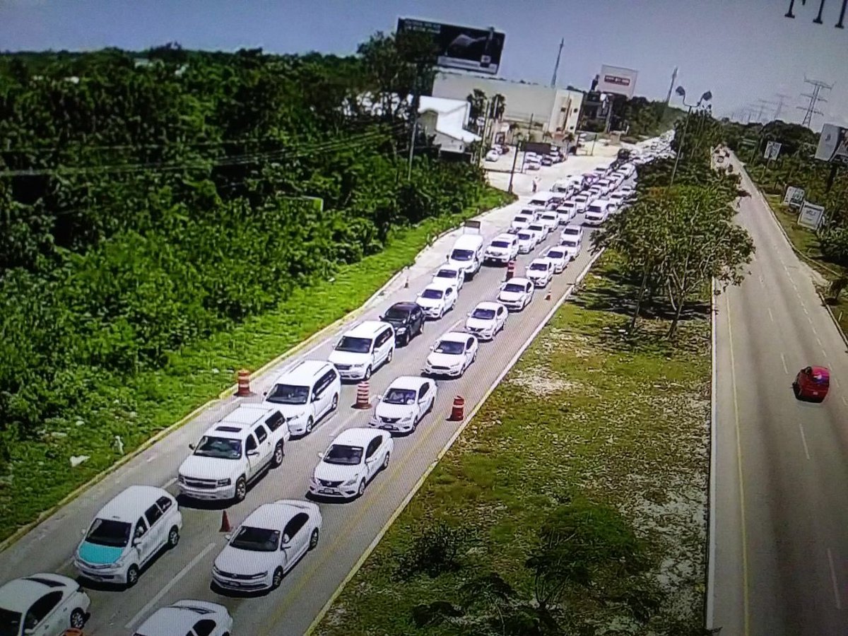 Taxistas paralizan Quintana Roo por ley de movilidad - taxistas-movilizacion-quintana-roo