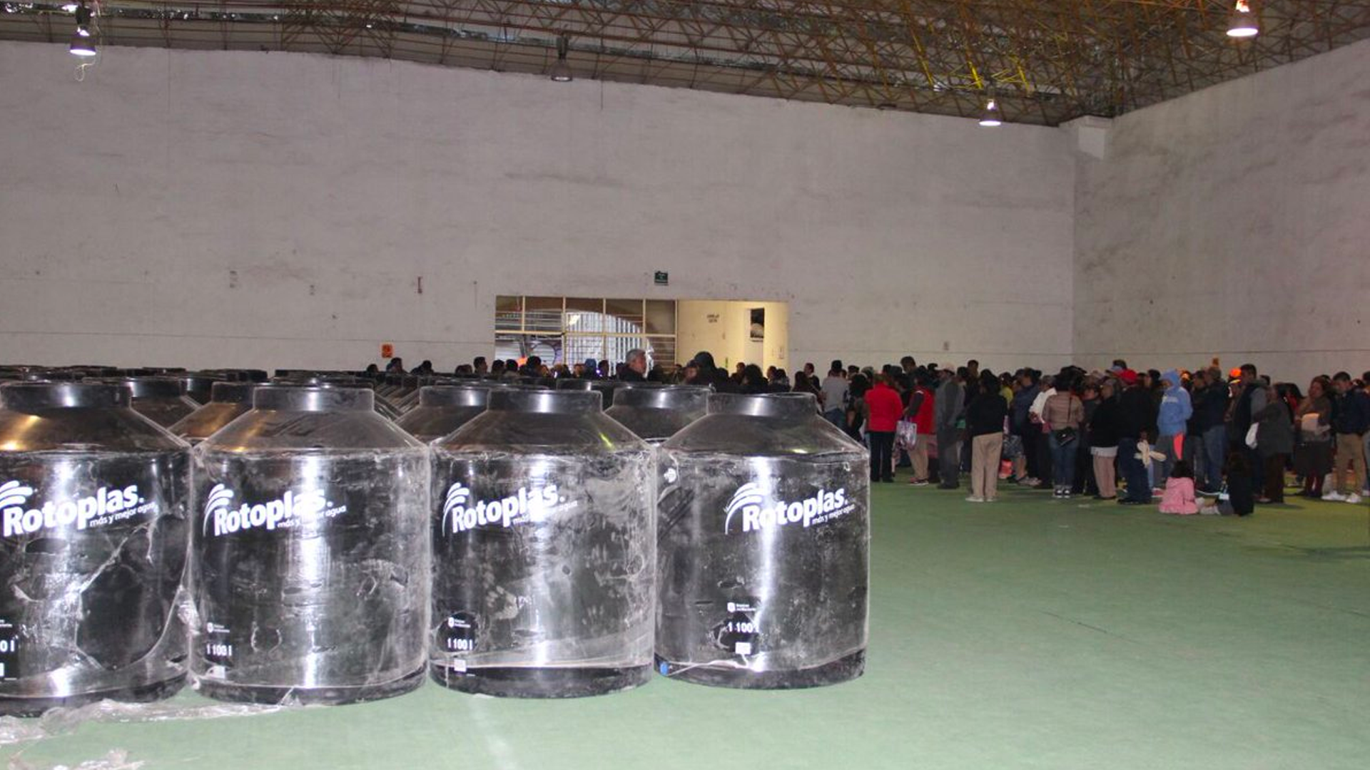 Sedatu denuncia entrega de calentadores y tinacos a su nombre