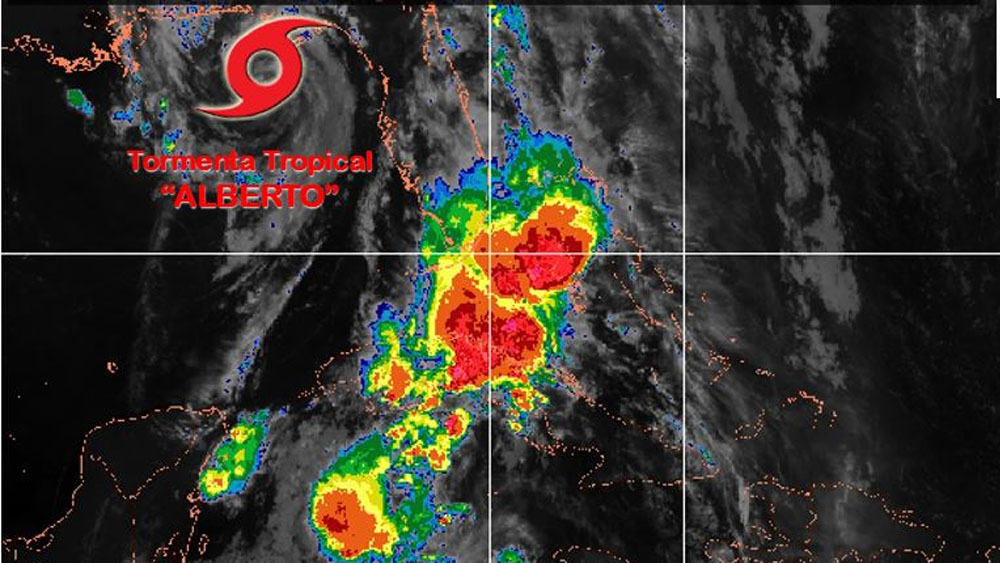 Tormenta tropical Alberto se aleja de costas mexicanas