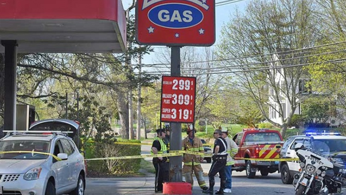 Trabajador de gasolinera se prende fuego en Massachusetts - trabajador-gasolinera-se-prende-fuego