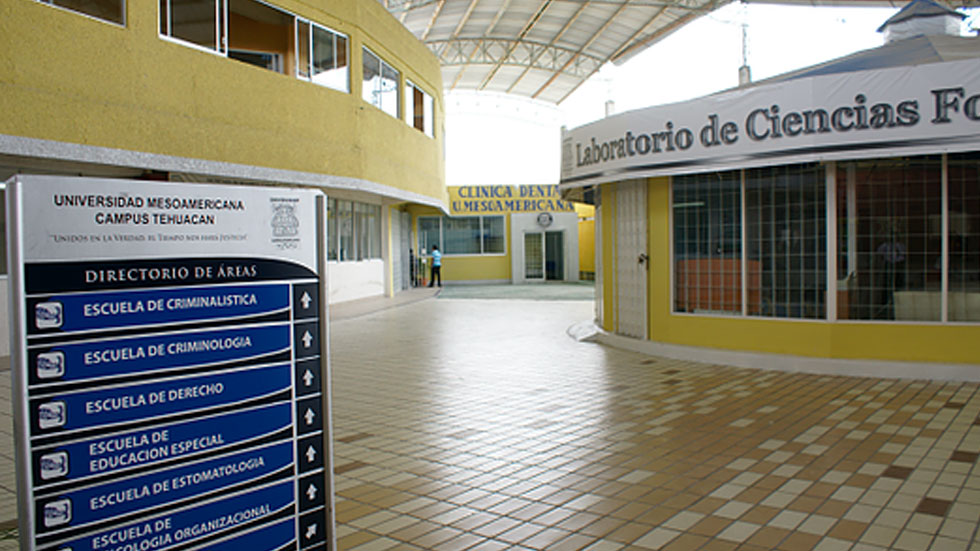#Video Asaltan a profesores al interior de universidad en Puebla