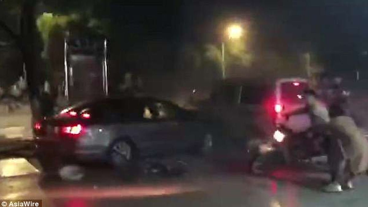 #Video Automóvil embiste a peatones en China