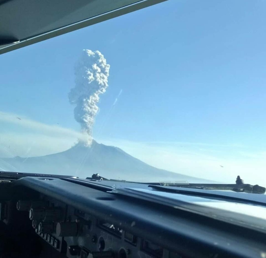 Volcán en Indonesia entra en erupción - volcan-indonesia3