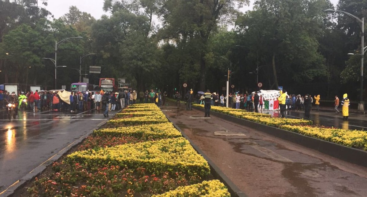 Campesinos cierran Paseo de la Reforma - 200-campesinos-cierran-paseo-de-la-reforma