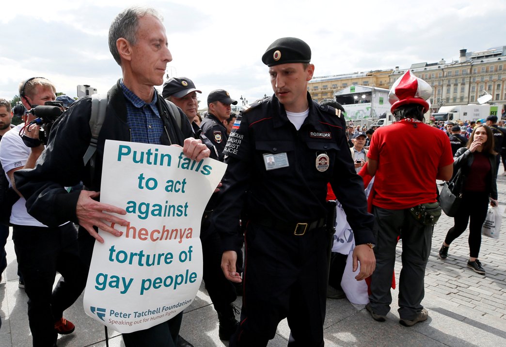 Detienen a activista gay tras protestas en Rusia - activista-gay-ruso