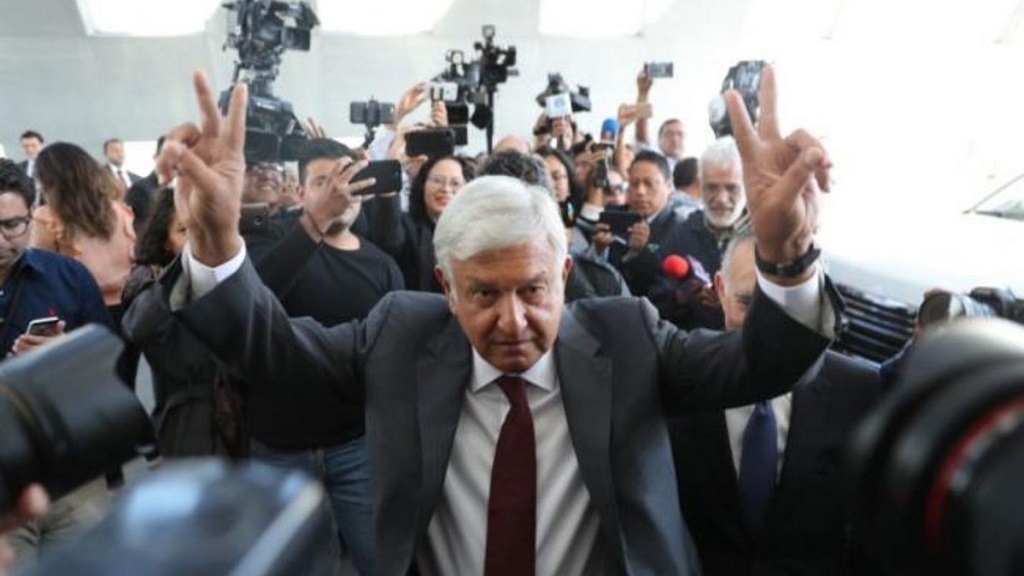 Aeropuerto es viable y conveniente: AMLO a empresarios