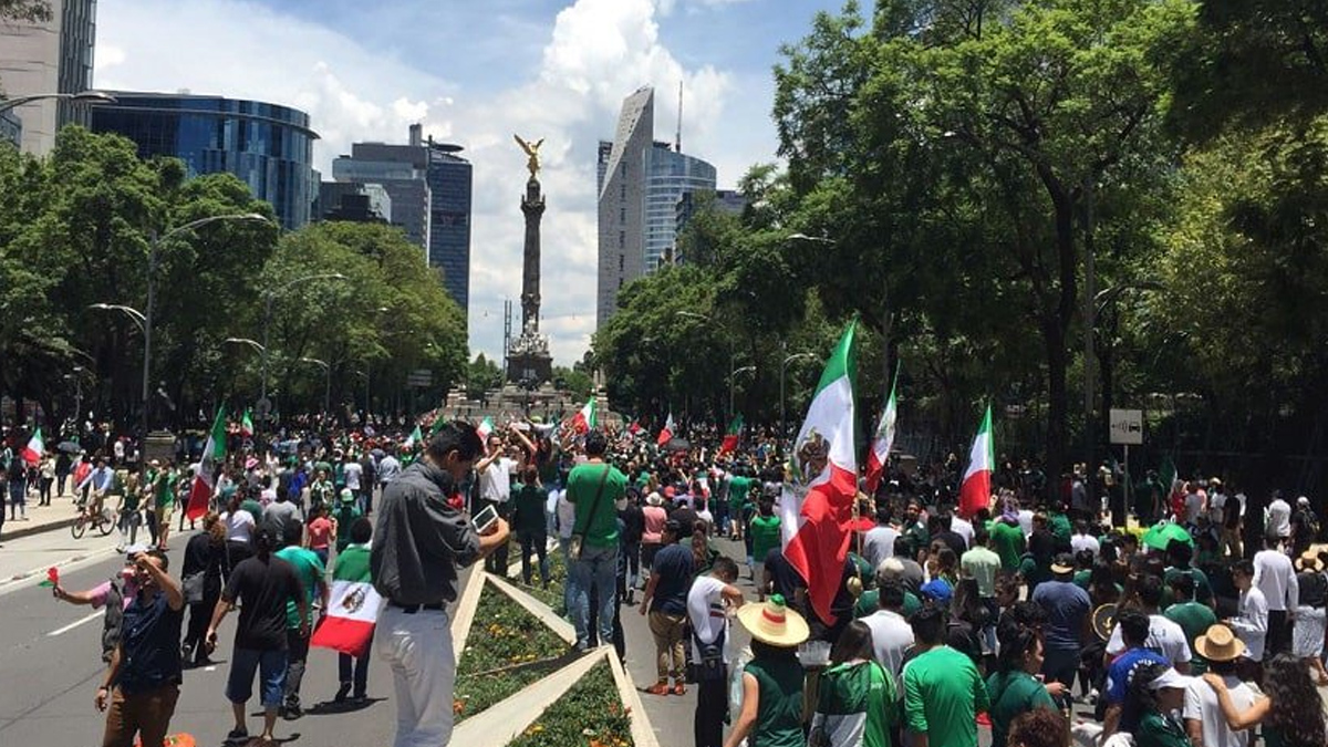 Alternativas viales por aficionados en Ángel de la Independencia