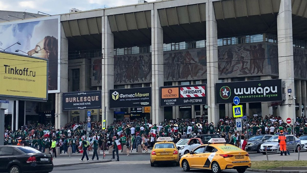 Afición mexicana arriba a Moscú para apoyar a la selección