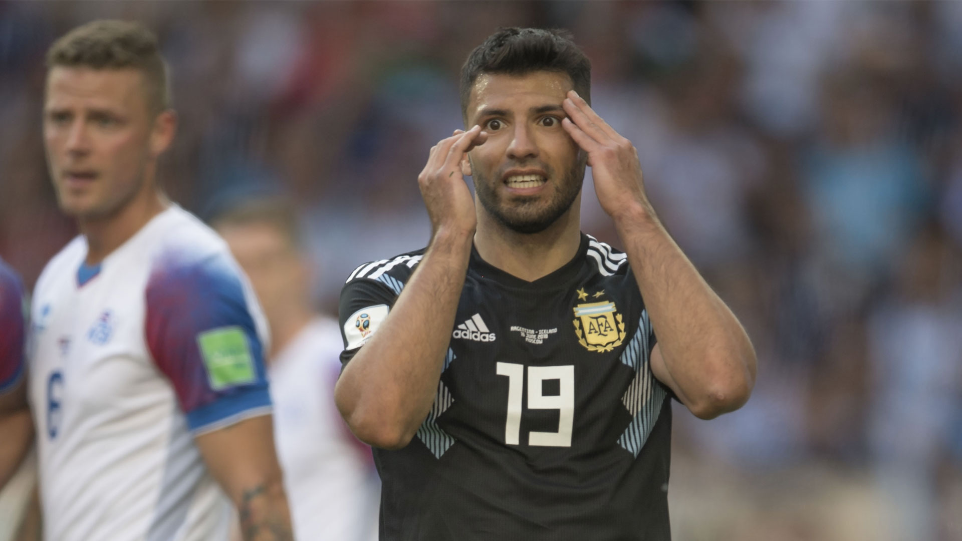 Argentina empata con Islandia