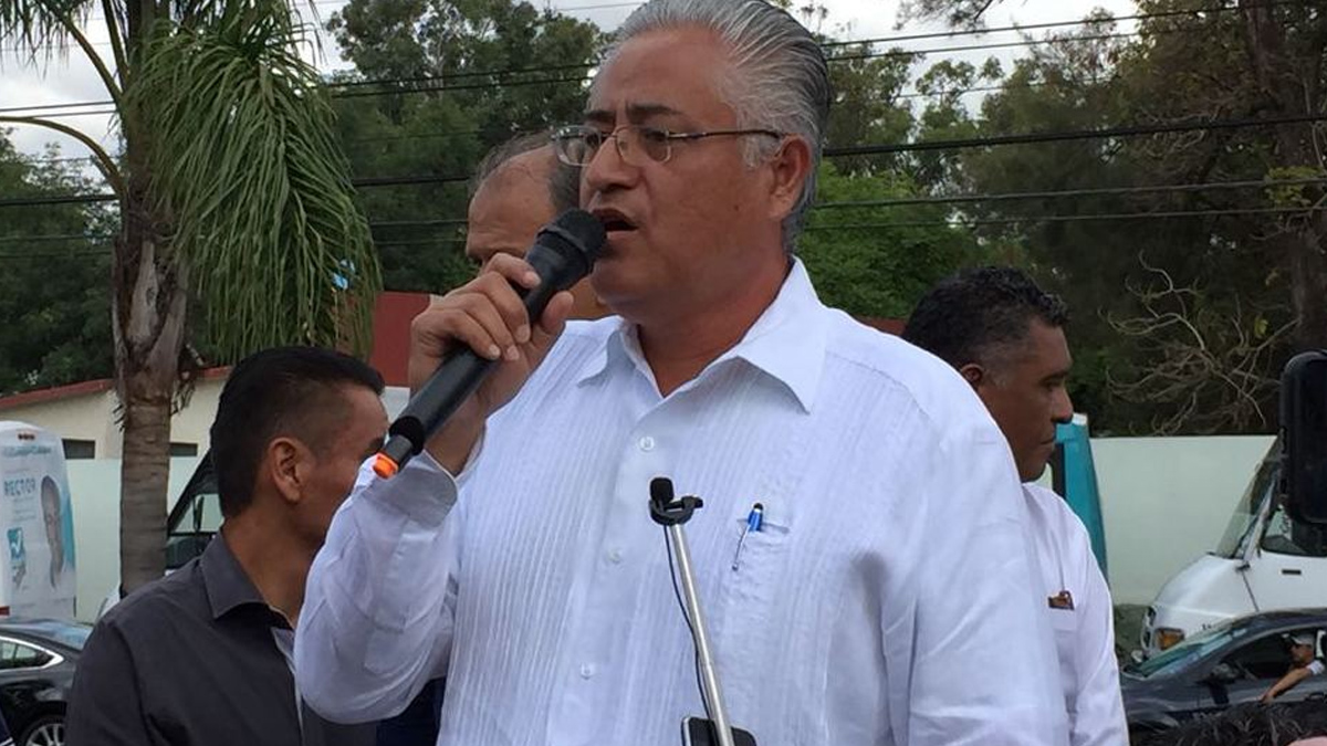 Candidato de Panal declina en favor de Cuauhtémoc Blanco Candidato de Panal declina en favor de Cuauhtémoc Blanco